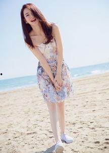 戚薇海边写真照片,浪漫风情，碧海蓝天下的时尚演绎